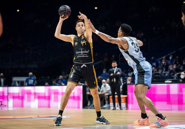 势均力敌 势均力敌