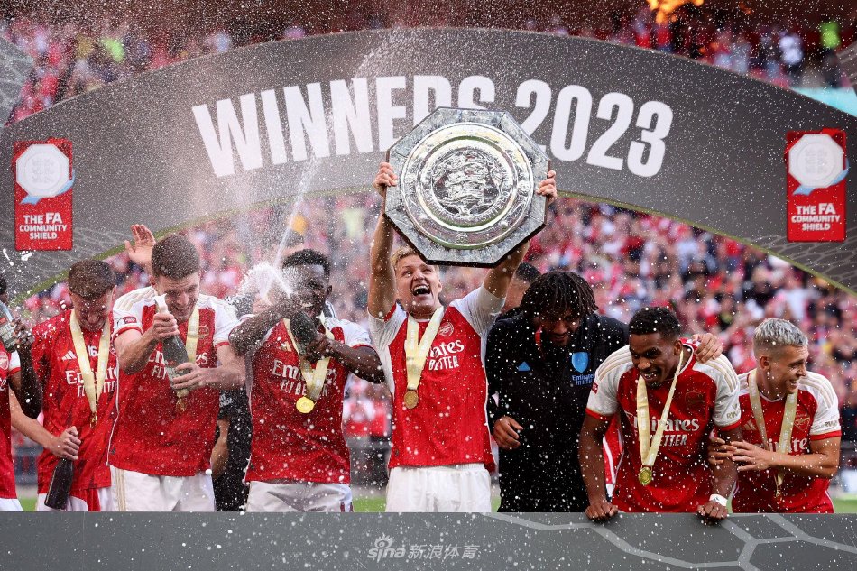 球员正在努 球员正在努