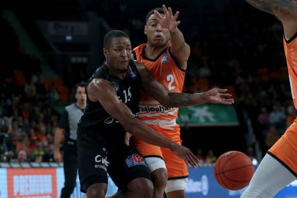 际赛事与本 际赛事与本